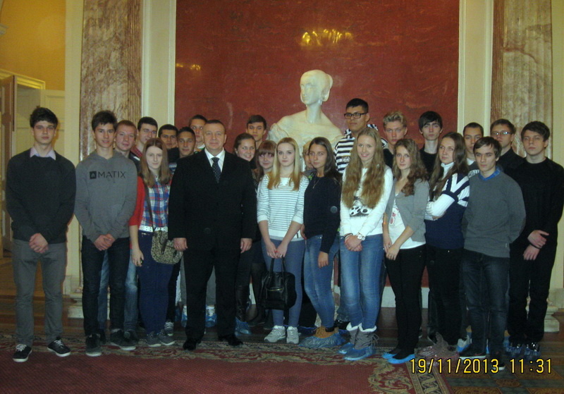 Двери городского парламента по-прежнему открыты перед молодыми