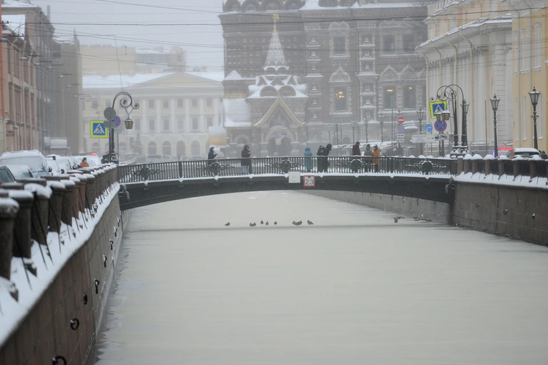 На дорогах будет очень сложно, предупреждает ГУ МЧС по Петербургу
