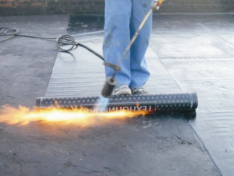 Как протекает ремонт крыш в Петербурге