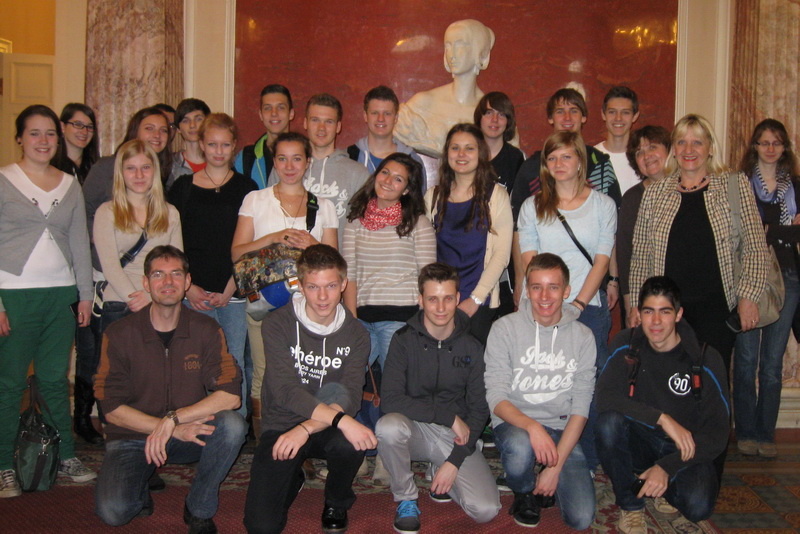 Двери ЗакСа открыты для молодежи