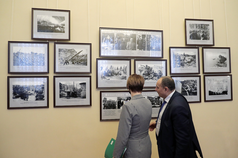 В Мариинском дворце открылась выставка, посвященная фронтовым фотокорреспондентам Великой Отечественной войны