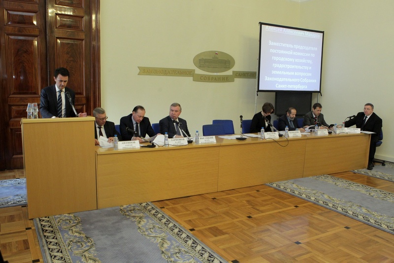 Члены комиссии поддержали законопроект о предоставлении инвалидам земельных участков для хранения личного автотранспорта