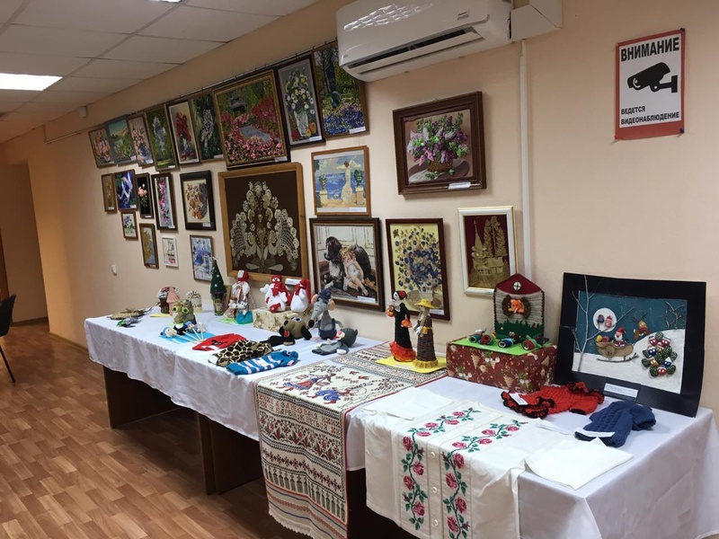 Выставка декоративно-прикладного творчества в депутатской приемной