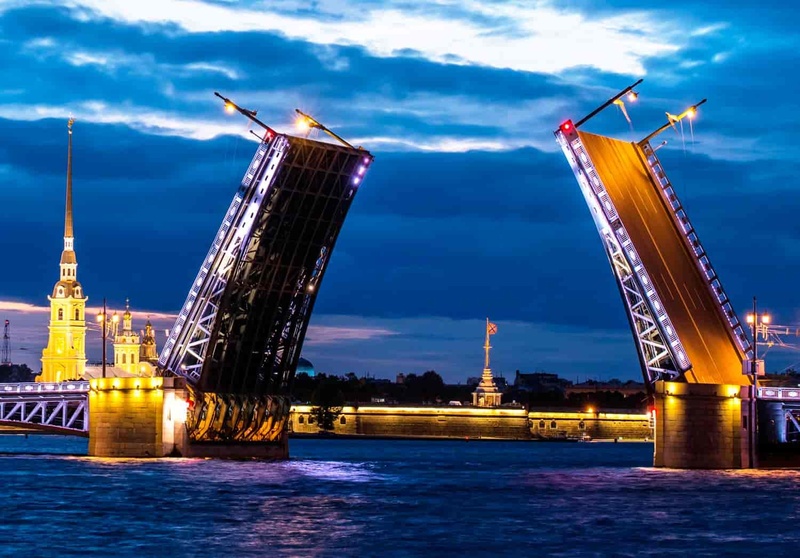 Биржевой мост откроют для транспорта в конце ноября